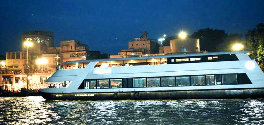 Luxury Cruise In Varanasi