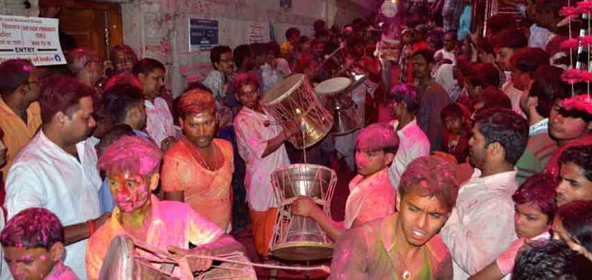 Rangbhari aamlaki ekadashi at kashi vishwanath temple varanasi, Varanasi Tourism